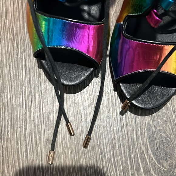 Privileged Women’s multi colored heels worn once… size 8.5 (Cambria) - Picture 9 of 12